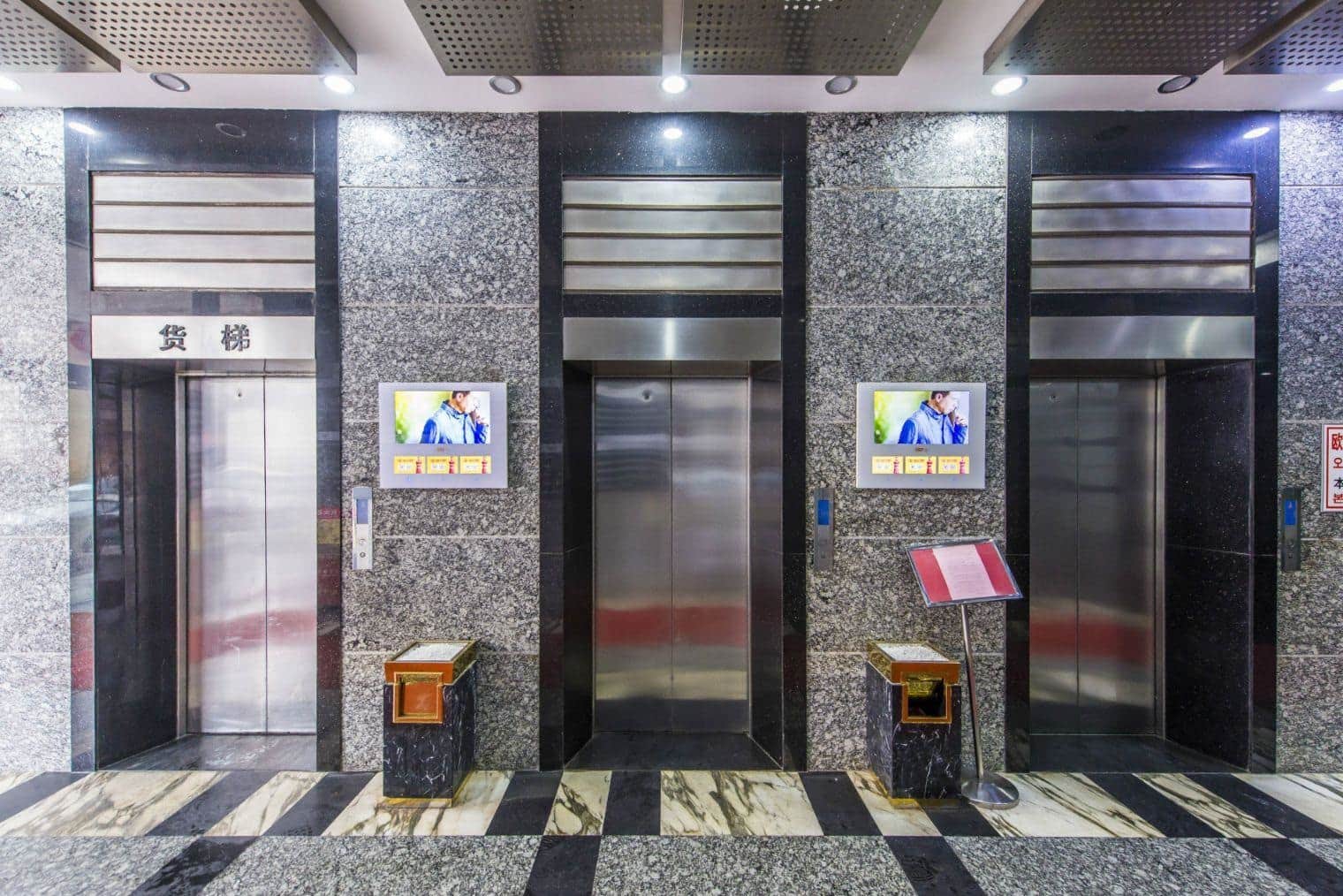 电梯厅